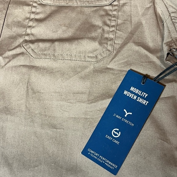 NWT Kenneth Cole Button Up Tee Mens Size Medium Brand New Fast Shipping - Picture 2 of 4